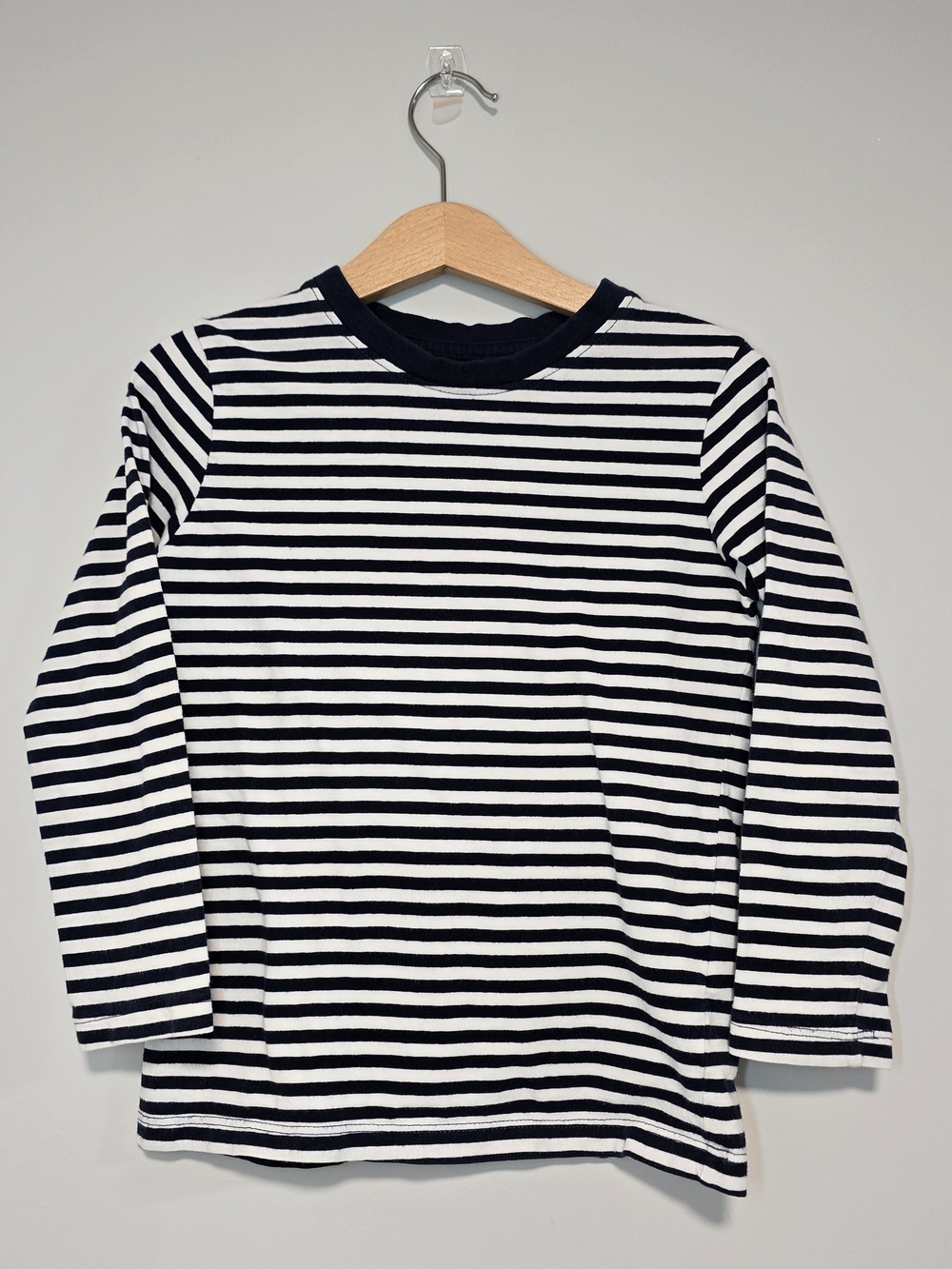 H&M Boys' Navy and White Striped Long-Sleeve Tee 5T-6 Fall Style.